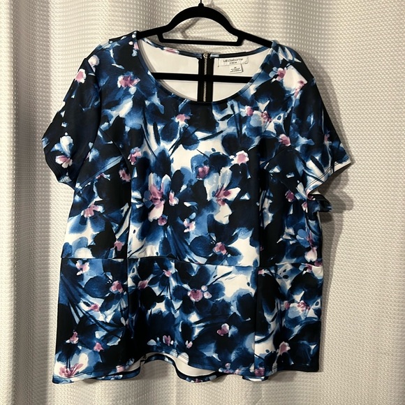 Liz Claiborne Tops - Liz Claiborne Blue & Lavender Floral Peplum Top Size 2X